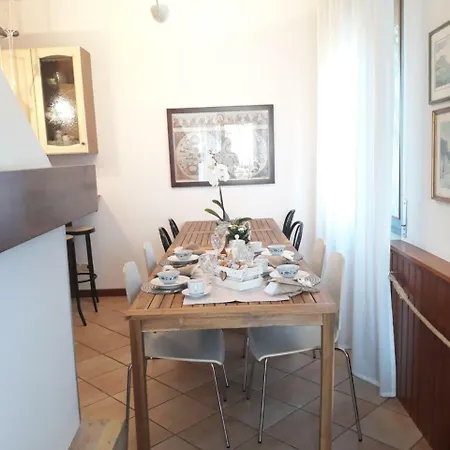 Lägenhet Casa Vacanza Al Canton